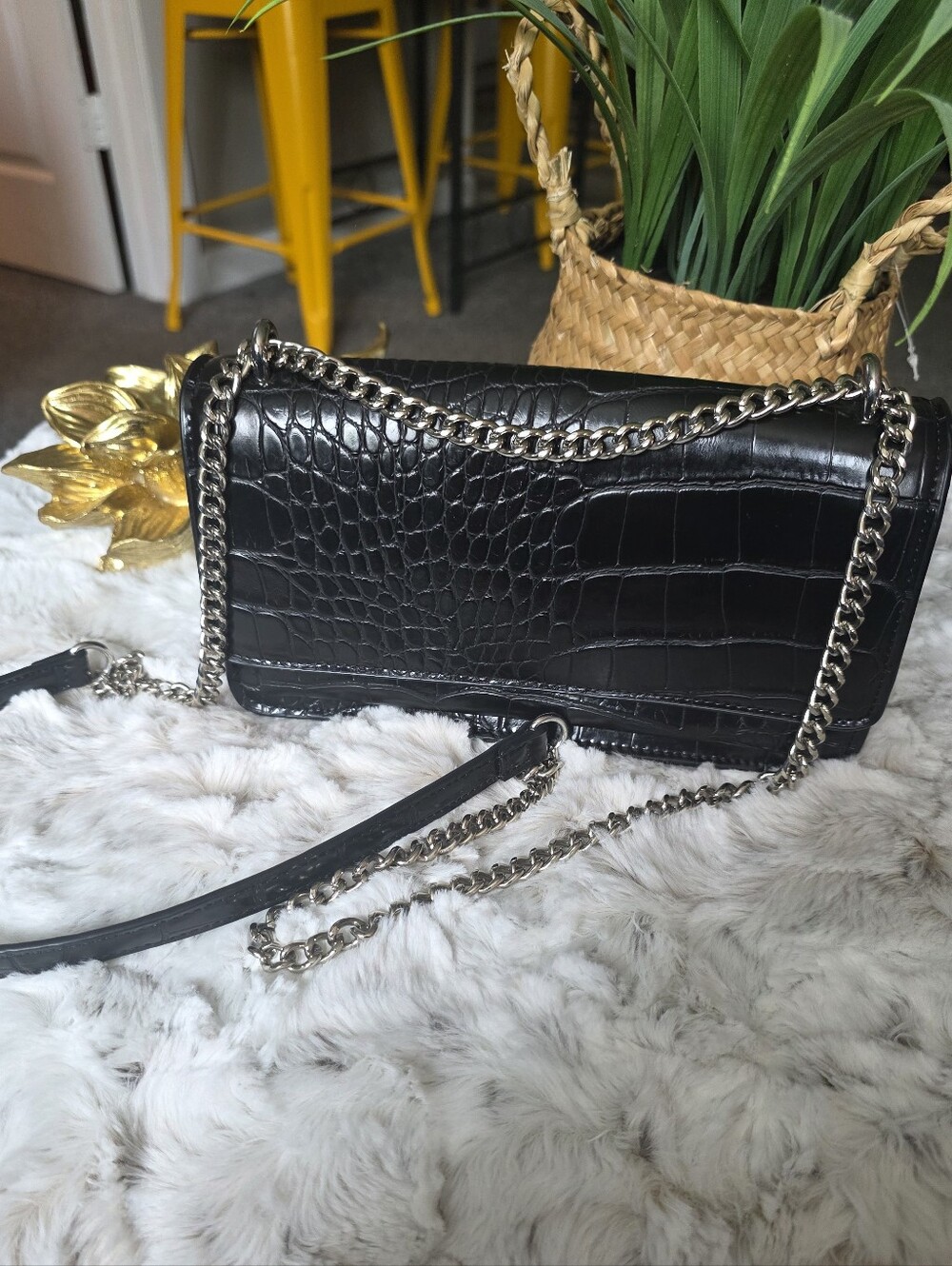 Forever 21 Black Croc-Embossed Chain Shoulder Bag